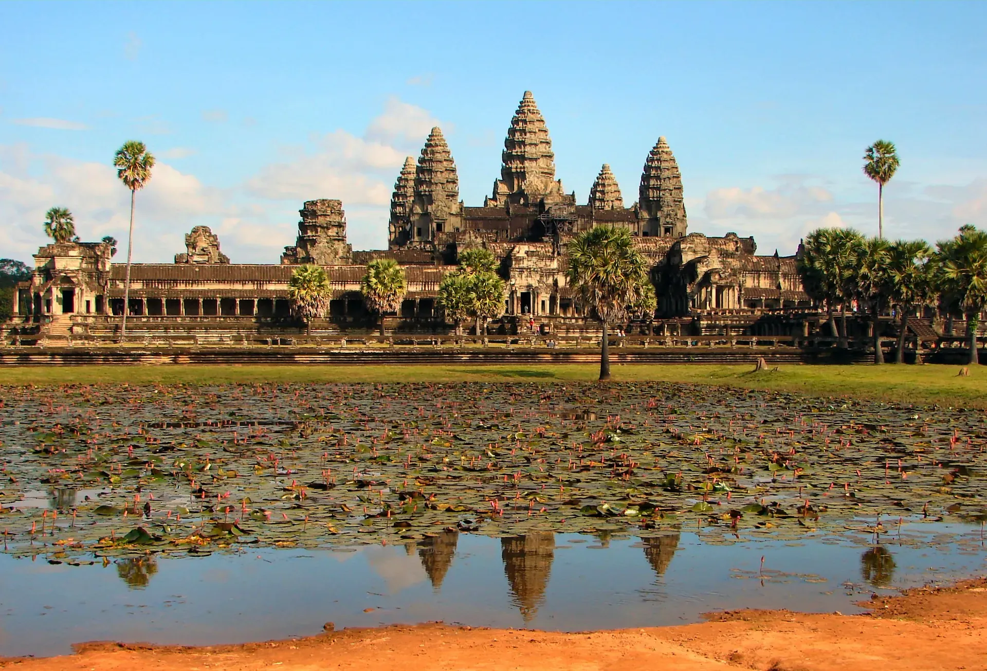 Angkor Wat in late-afternoon light, 2005.
