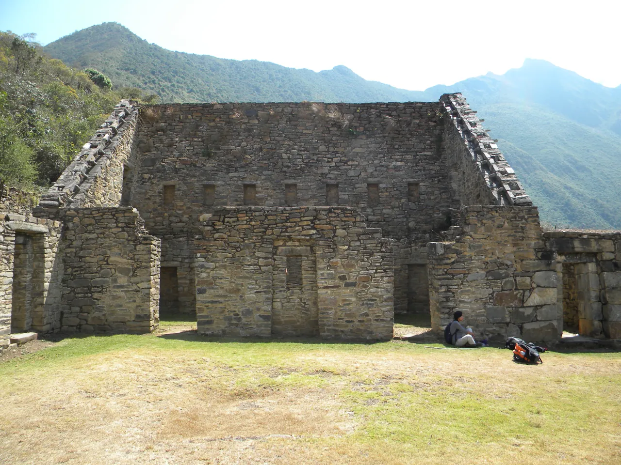 A stone building with a doorway at Choquequirao