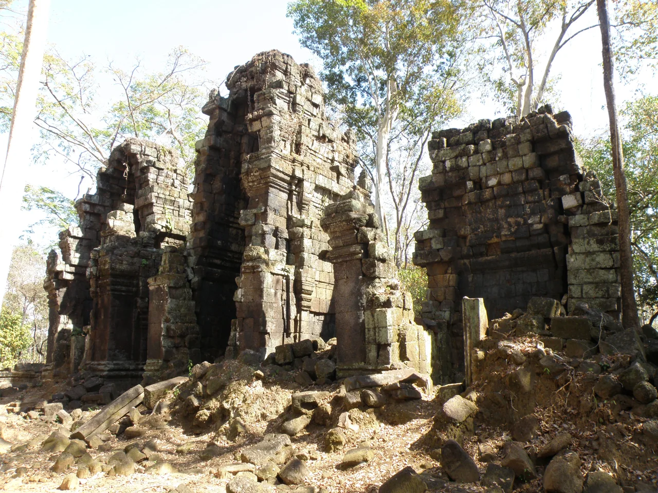 Stone towers and fallen masonry at Banteay Pichean in Koh Ker
